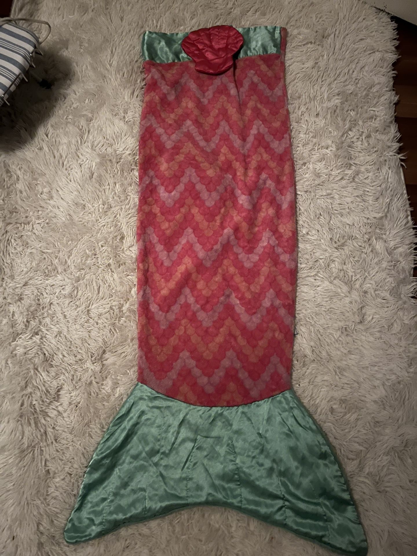 Snuggie Kids Mermaid Tail Blanket