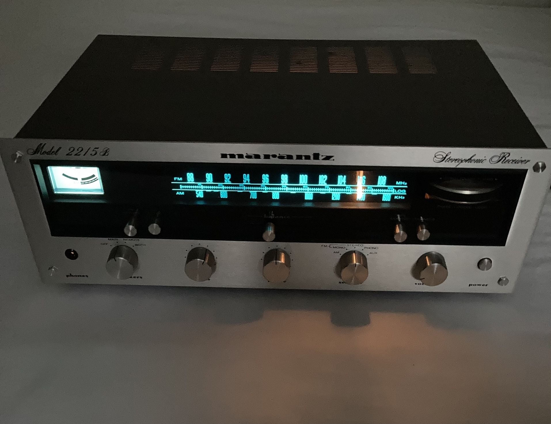 Marantz 2215 B stereophonic receiver