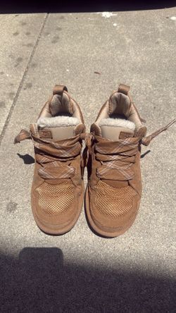 UGS size Kids size6/women 7