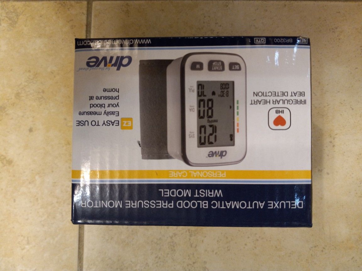 Blood Pressure Monitor (Deluxe Automatic Blood Pressure Monitor Wrist Model
