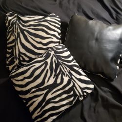 3 Couch pillows