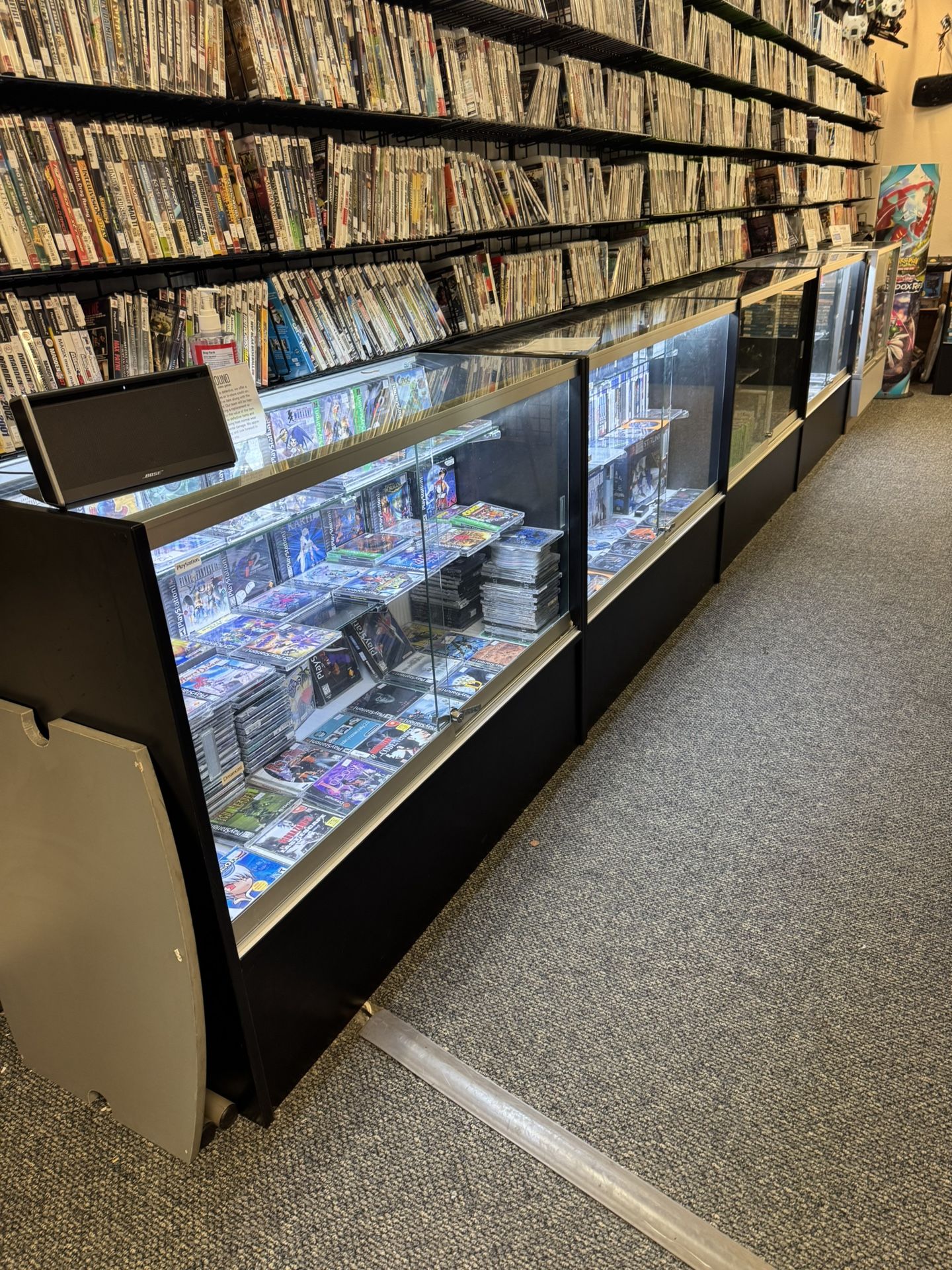 Display Case With Lights And Locks