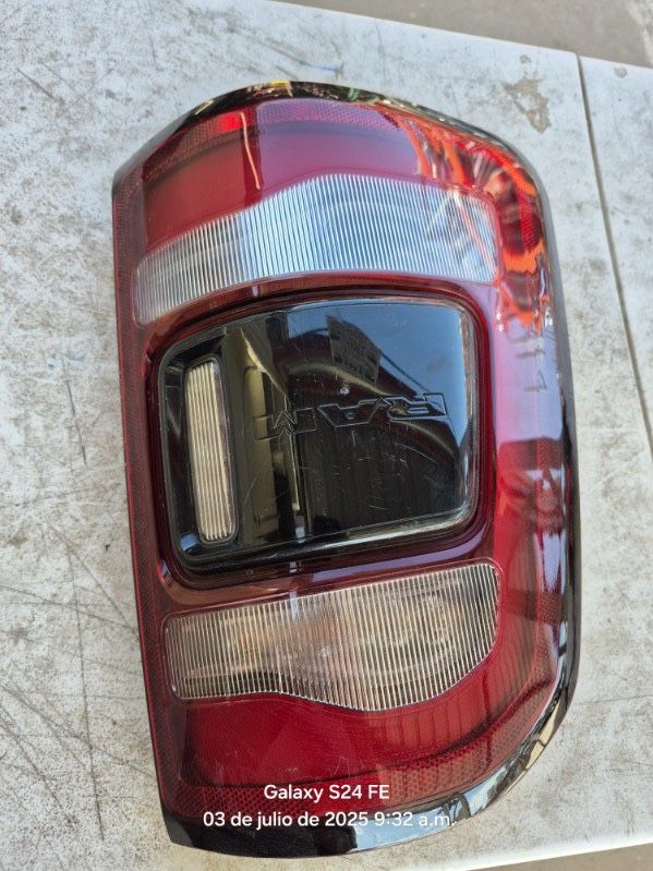 Dodge RAM 1500 Left Tail Light Lid Oem