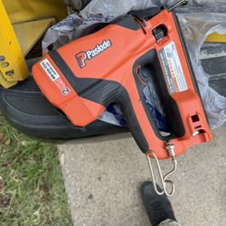 Paslode 16 Ga Finish Nailer Baterry 