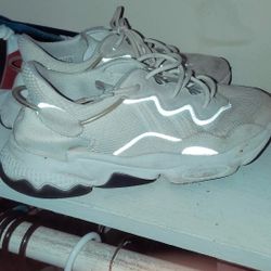 Adidas Ozweegos Size 9 Men 