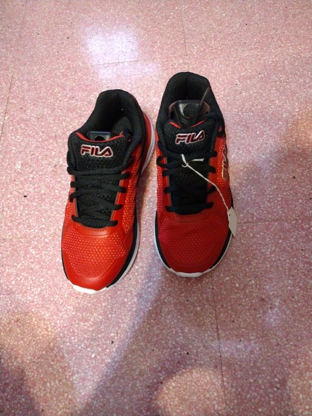 FILA Sz. 51/2 Boys