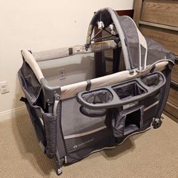 Baby Trend Deluxe II Nursing Center $20