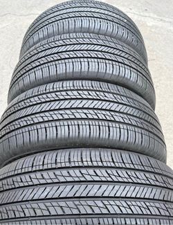 235/60/18 Goodyear  📍📍 Vendo un set de llantas con 80% de vida las 4 📍🌟