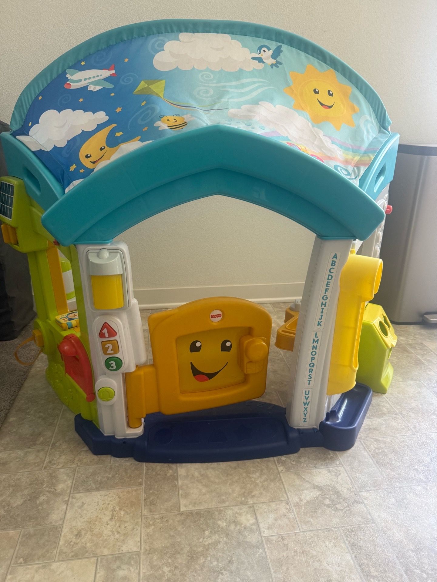 Fisher price laugh&learn playhouse