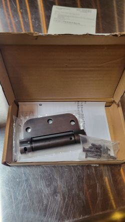 Self closing door hinges