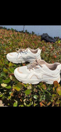 Women’s sneakers