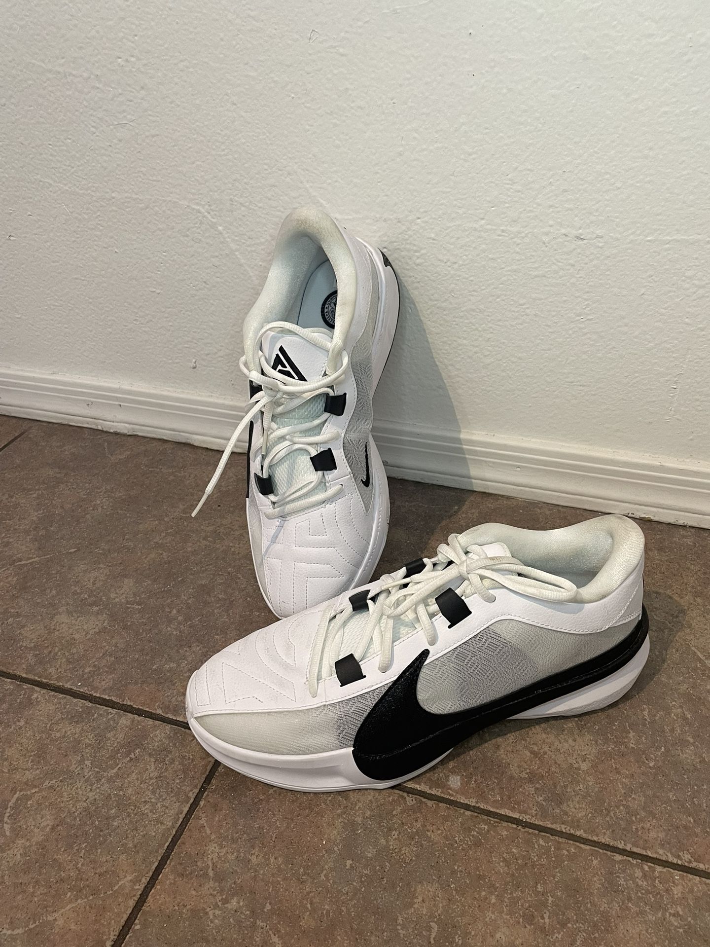 Nike Giannis Freak 5 (Team) Basketball Shoes White/Black Size 10.5