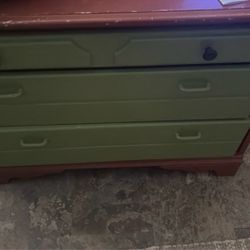 Cute Little Piece Of Furniture 