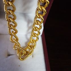 Precious solid bracelet. 10k gold plated 16.86grs size 8"inches long. Beautiful jewelry. Please read and see the pictures for details.#45
