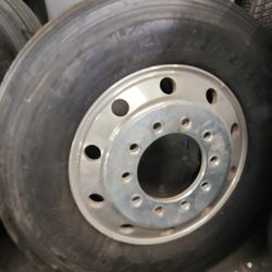 295 75 R22.5 , truck , buss ,dump truck ,  tires