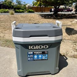 Large Rolling Igloo Cooler