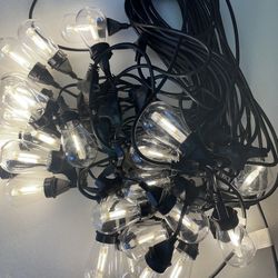  100ft Heavy Duty String Light with 30 LED Shattered Proof Bulbs + 2 Extra LED Bulbs 