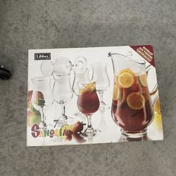 7 Piece Pitcher Set $10 Brand New 
