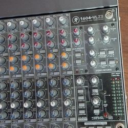 Mackie Mixer