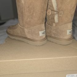 UGG K Baily Button II