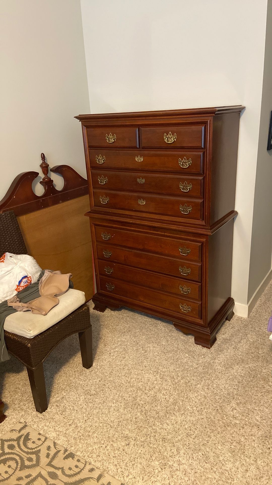 Beautiful Solid Wood Bedroom Set - Complete 5-Pieces