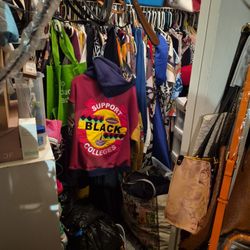 Women's Clothes Continue 