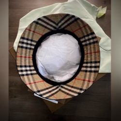 BURBERRY authentic Cotton Gabardine Belted bucket hat