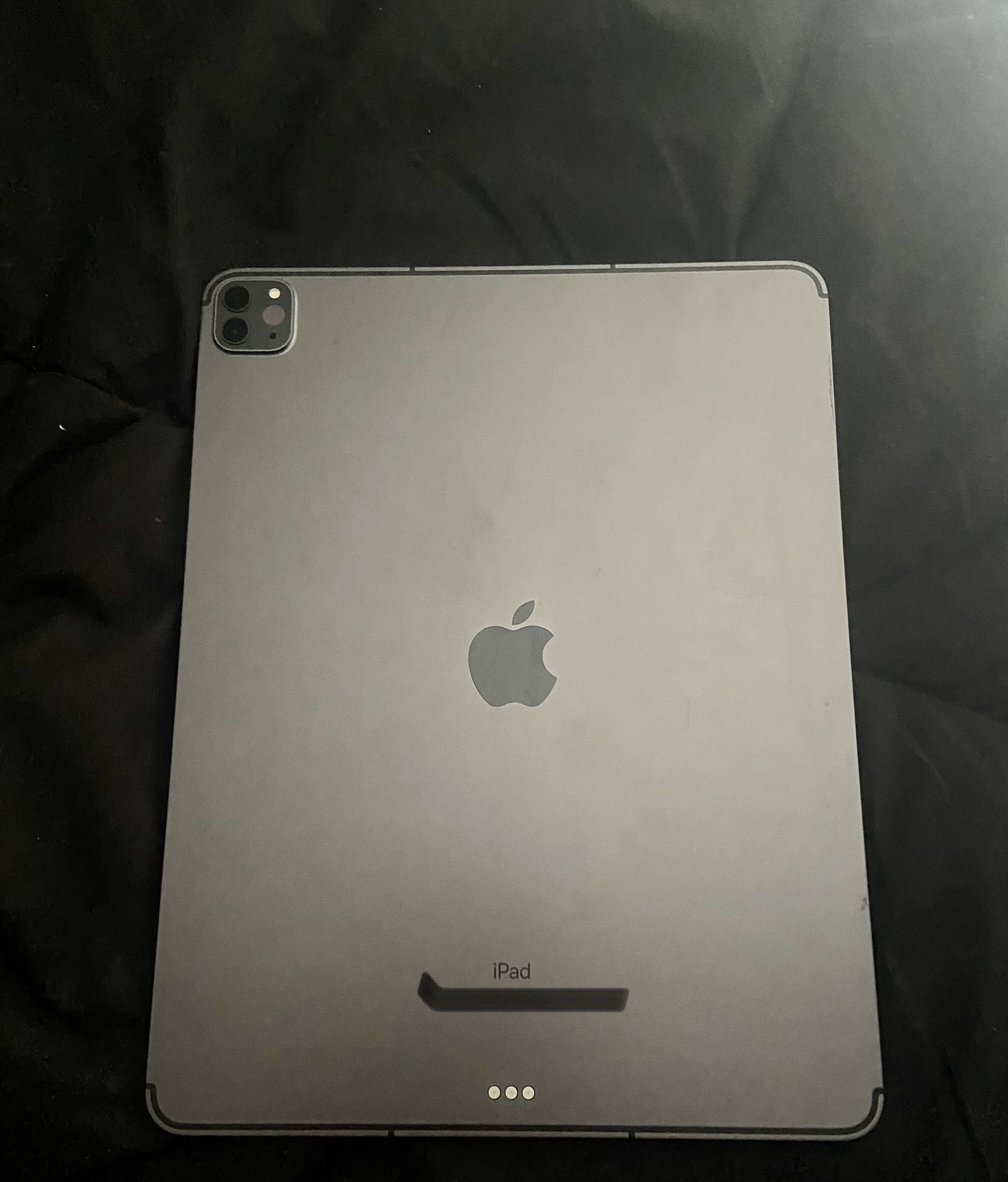 iPad Pro 12.9in 5th Generation With Keyboard