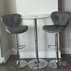 BRAND NEW Pub Table & Bar Stools