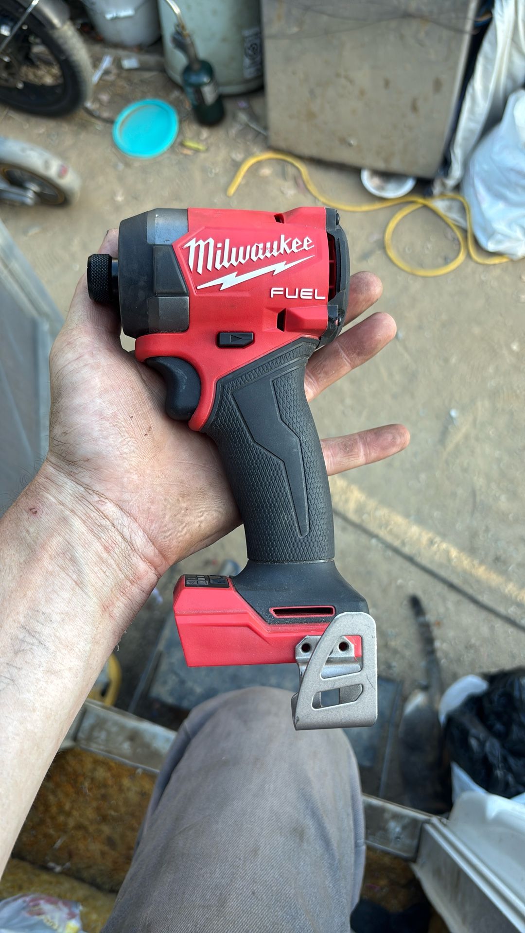 Milwaukee 18 V impact driver