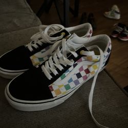 9.0 Men 7.5 Women Lightly Worn VANS