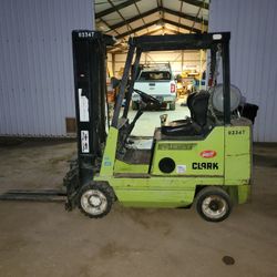 Clark Forklift 4k With Triple Mast And Sideshift