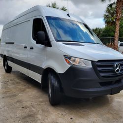 2021 Mercedes-Benz Sprinter 2500