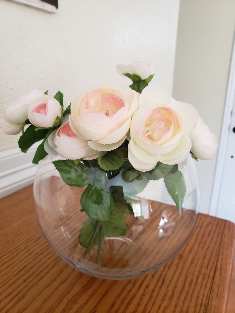 Glass Vase With Flowers 