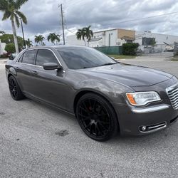 2014 Chrysler 300 Low Miles