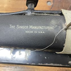 Singer Industrial Sewing Machine With Large Table 