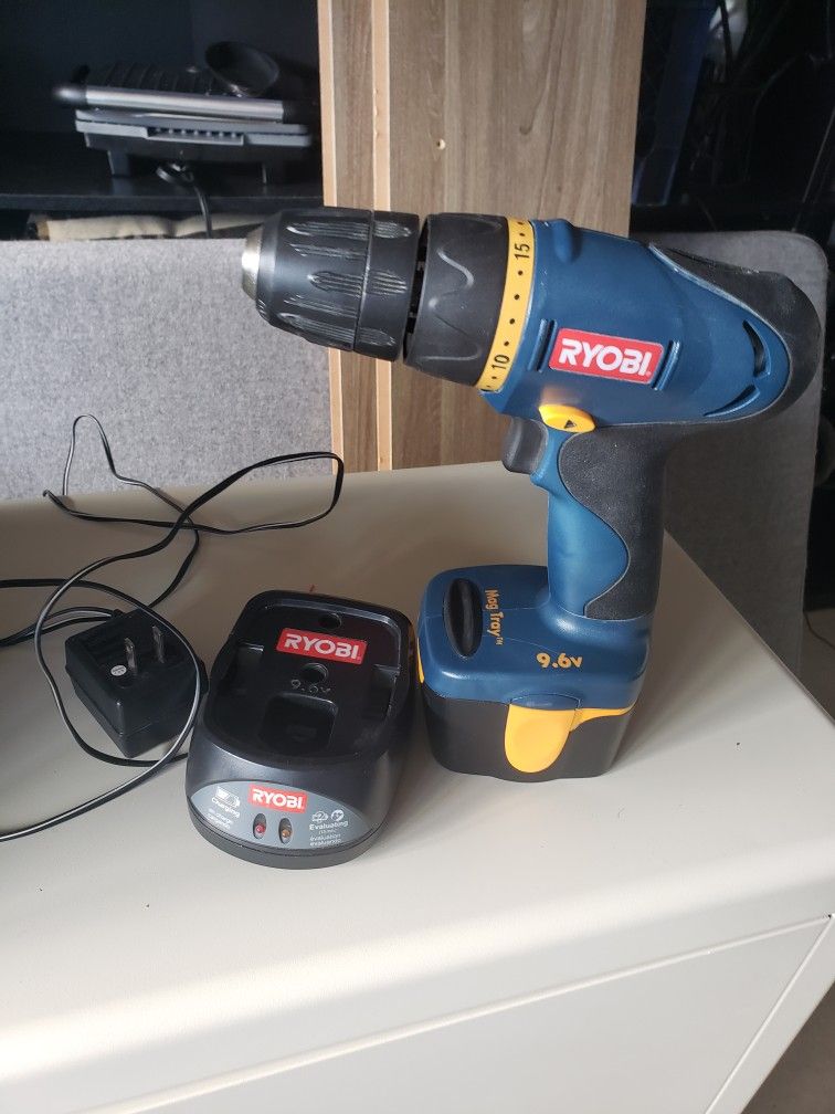 Ryobi 9.6v Drill/driver