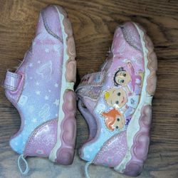 kids' CoComelon light-up sneakers size 8
