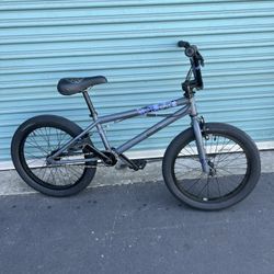 BMX  Bike Haro 100.3 