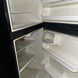 Refrigerator Black Top And Bottom Works Great $160 Delivery Is Extra