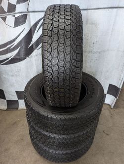 255/70r18 "Near Brand New" Goodyear Wrangler All Terrain Adventure Tires