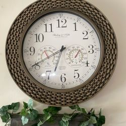 Battery Powered Wall Clock 