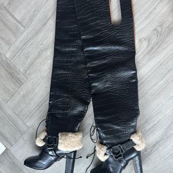 NEW NWT Auth Off White Leather Embossed Boots