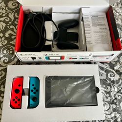 NINTENDO SWITCH BLUE AND RED