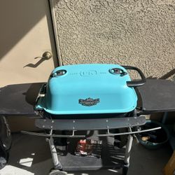 Brand New Franklin Grill/Smoker