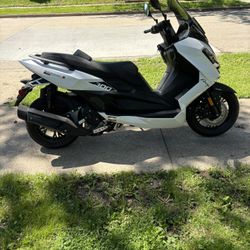 Amigo Storm 300 Scooter 