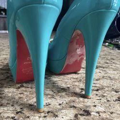 Size 7 Turquoise Christian Louboutin platform heel