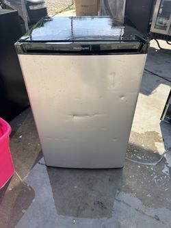 Mini Fridge 