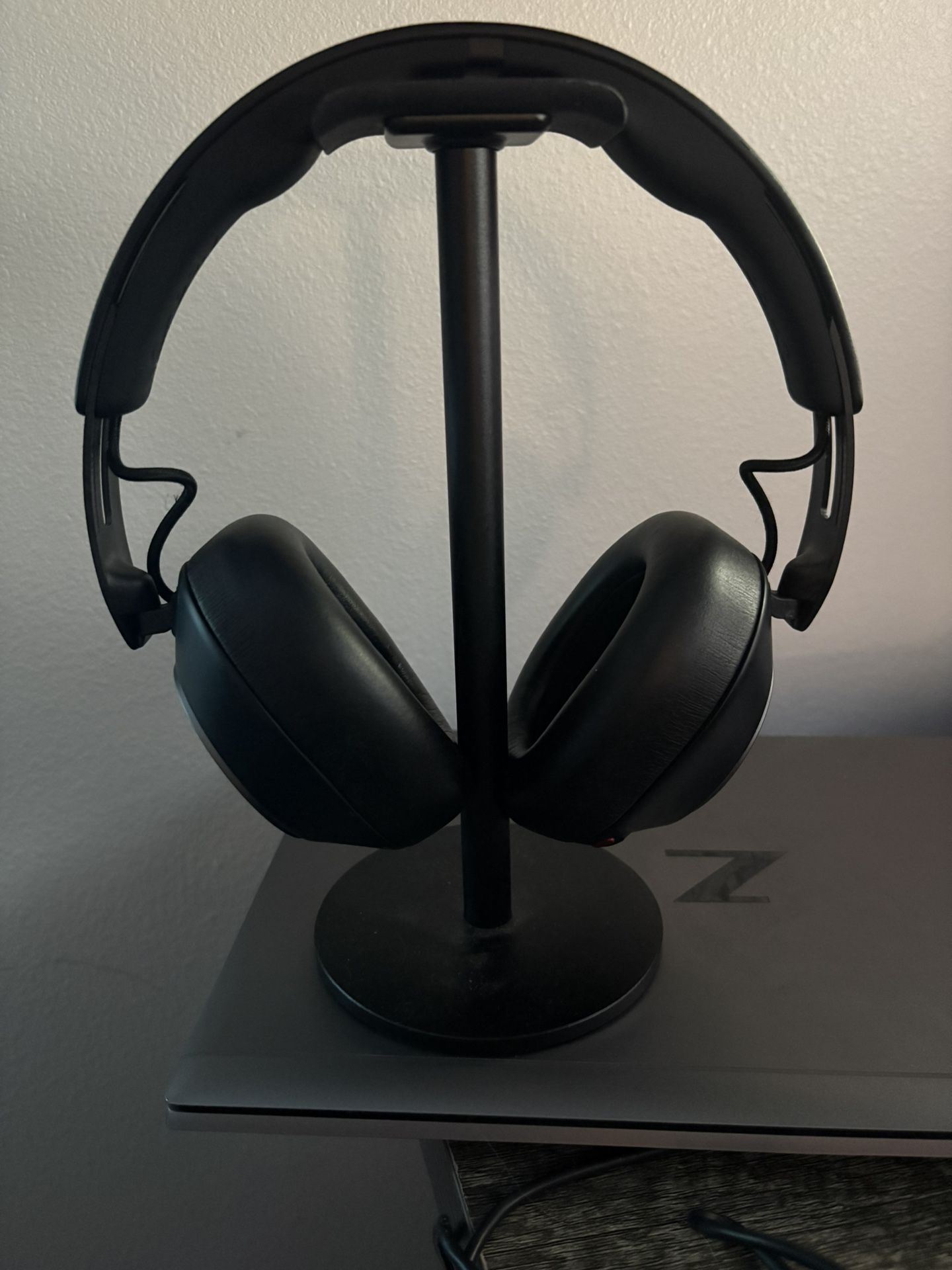 Poly Voyager Surround 80 UC Bluetooth Headset (Plantronics)