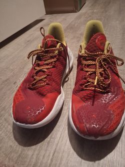 Basketball shoes size 10 men's